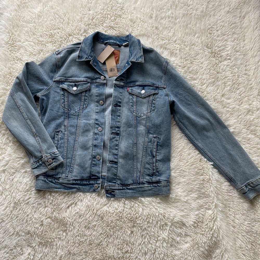 New with Tags Levi Trucker Jacket